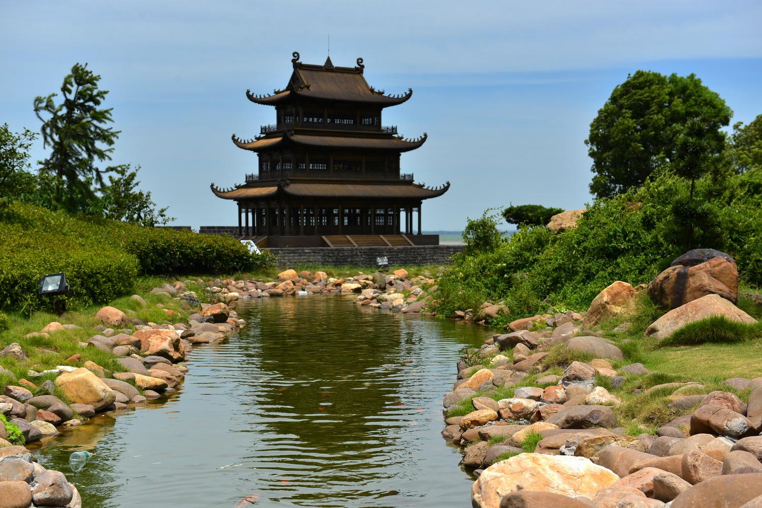 登岳阳楼翻译欣赏（登岳阳楼情感分析）