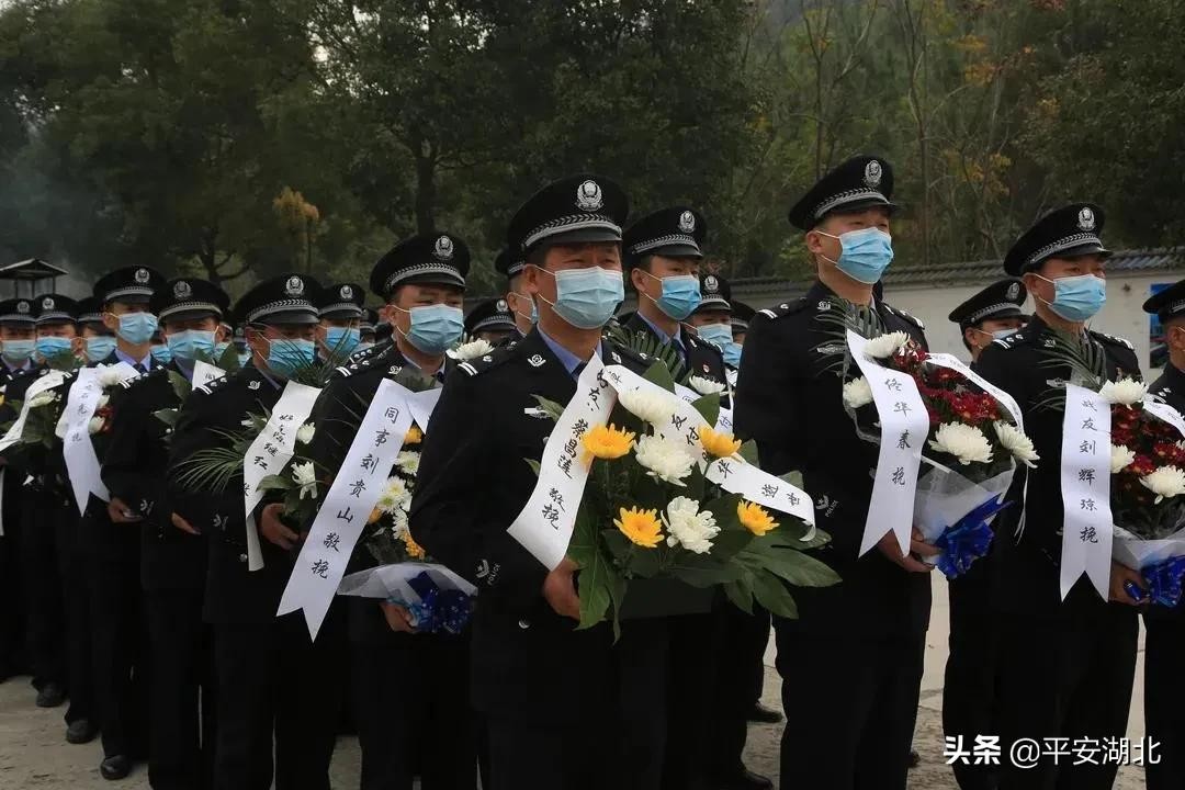 民警巡查加拿大一枝黄花时落水殉职（他的精神始终激励我们）