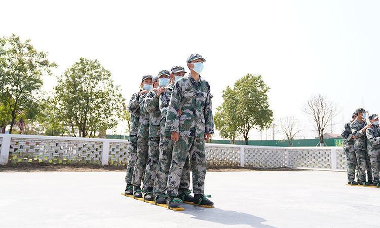 封闭式学校一年多少钱（封闭式学校收费标准讲解）